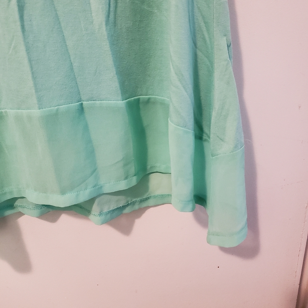 Ladies top - Picture 3 of 5